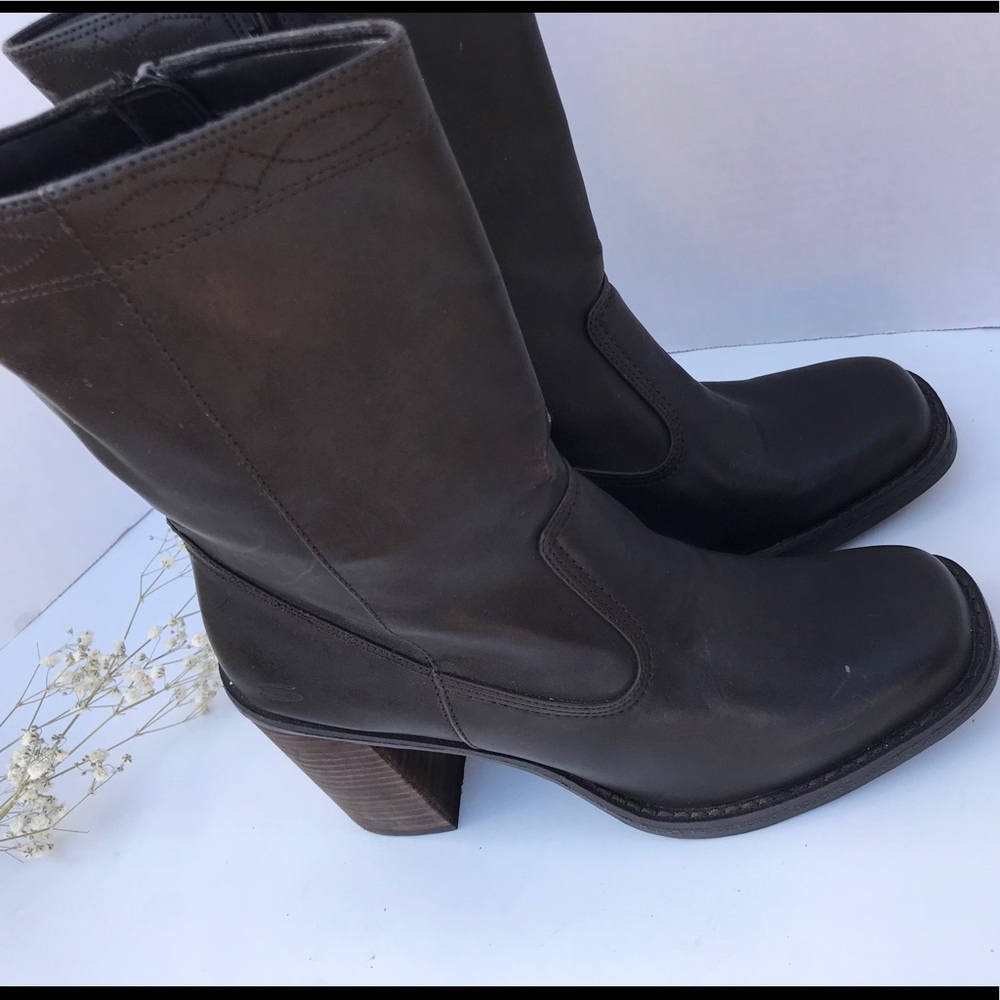SOLD-Vintage Skecher brown leather boot - Picture 2 of 10